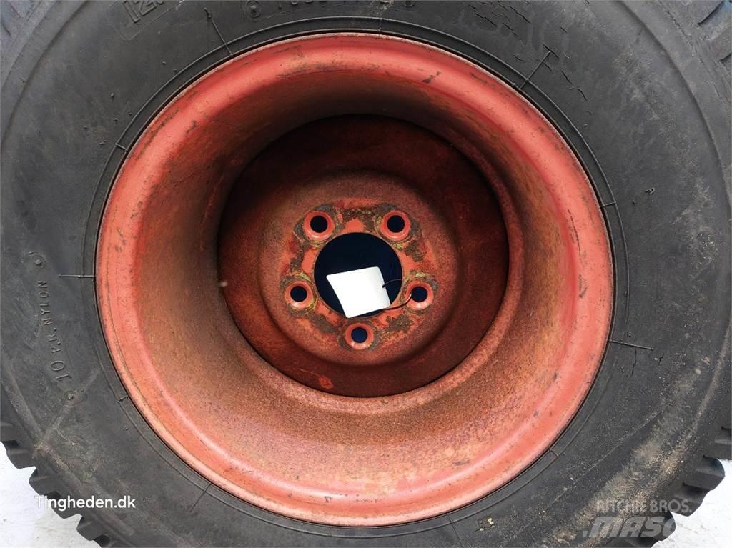  18 12.5/80-18 Tyres, wheels and rims