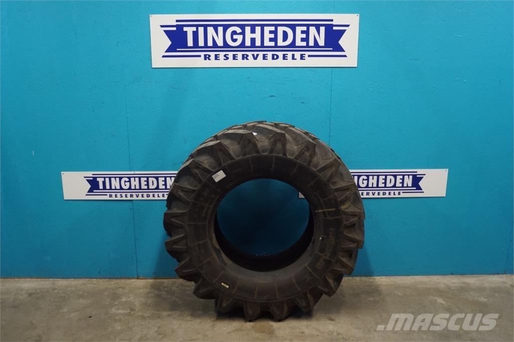  22.5 15R22.5 Tyres, wheels and rims