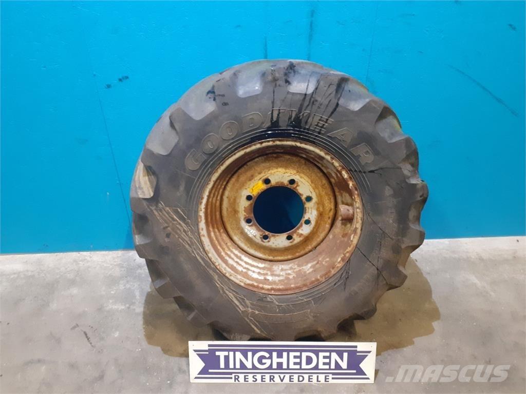  24 460/70R24 Tyres, wheels and rims