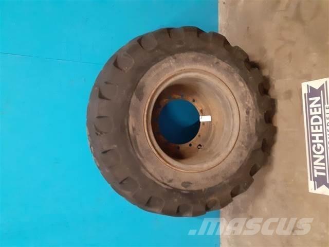 25 20.5-25 Tyres, wheels and rims