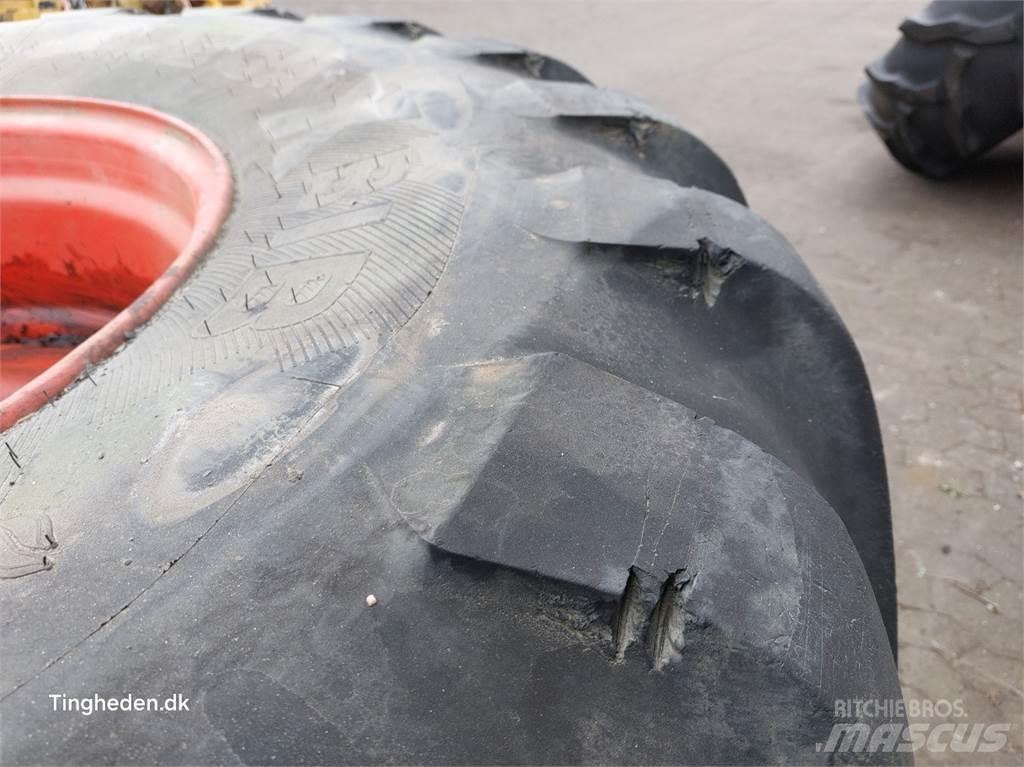  32 1050/50R32 Tyres, wheels and rims