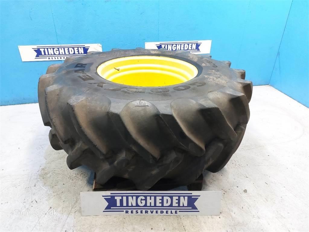  32 650/75 R32 Tyres, wheels and rims
