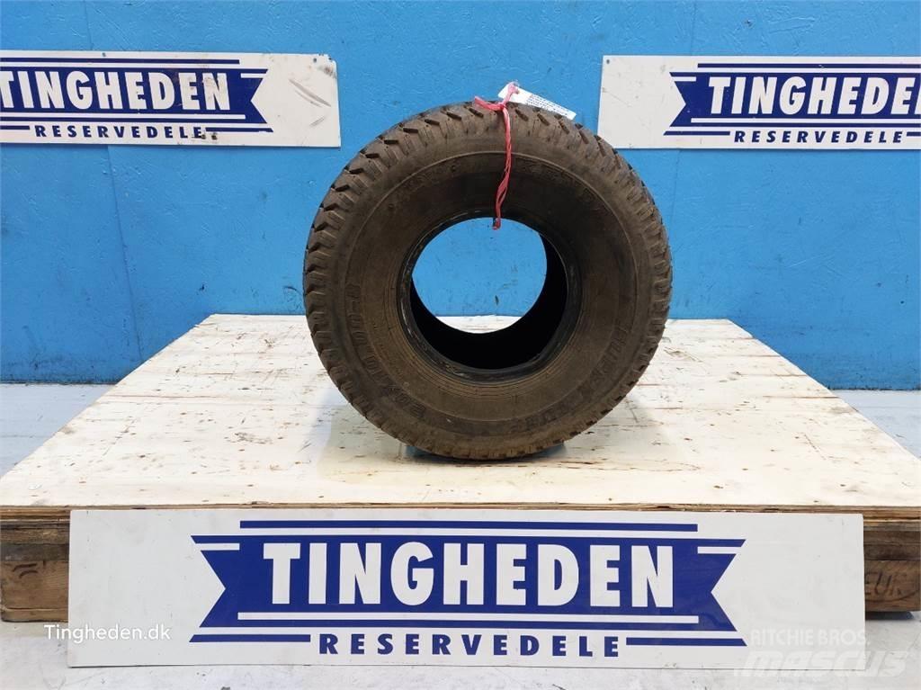  8 20x10.00-8 Tyres, wheels and rims