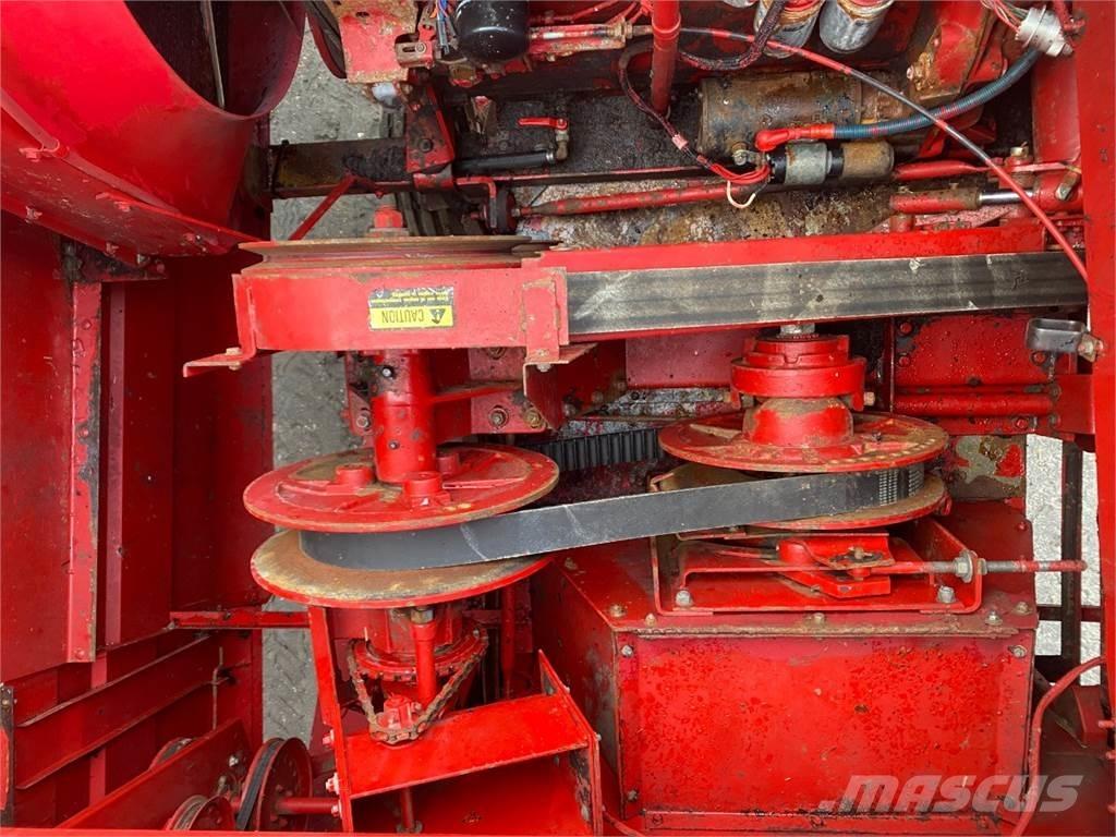 CASE 1620 Combine harvesters