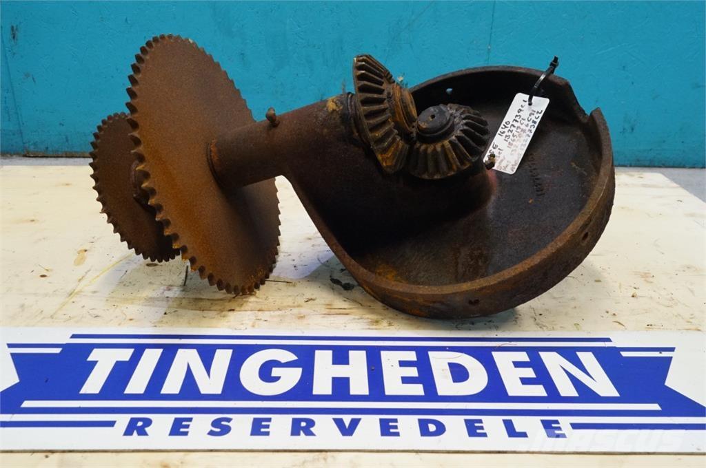 CASE 1640 Combine harvester accessories