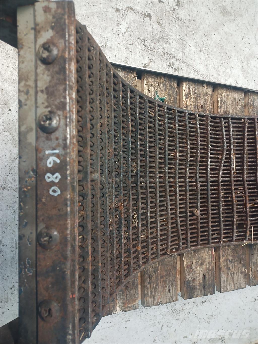 CASE 1680 Combine harvester accessories