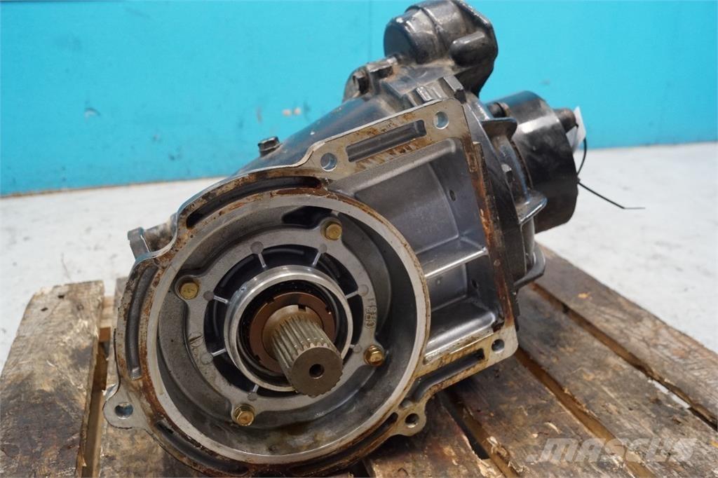 CASE 8010 Transmission