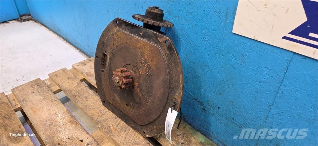 CASE 8010 Transmission