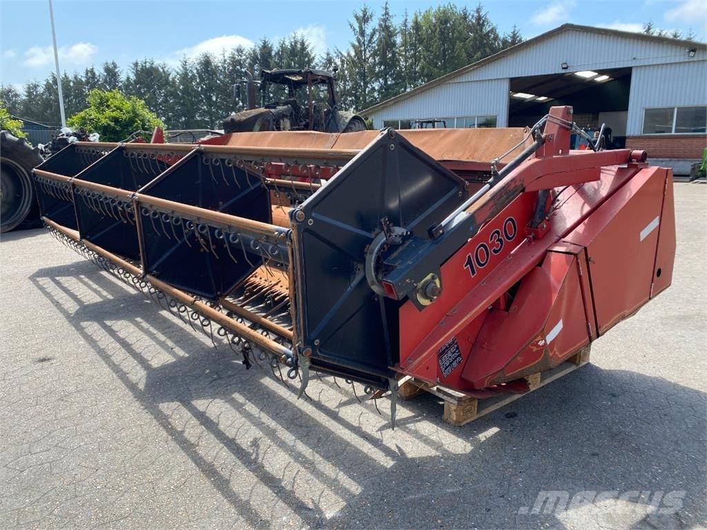 Case IH 1640 Combine harvester accessories