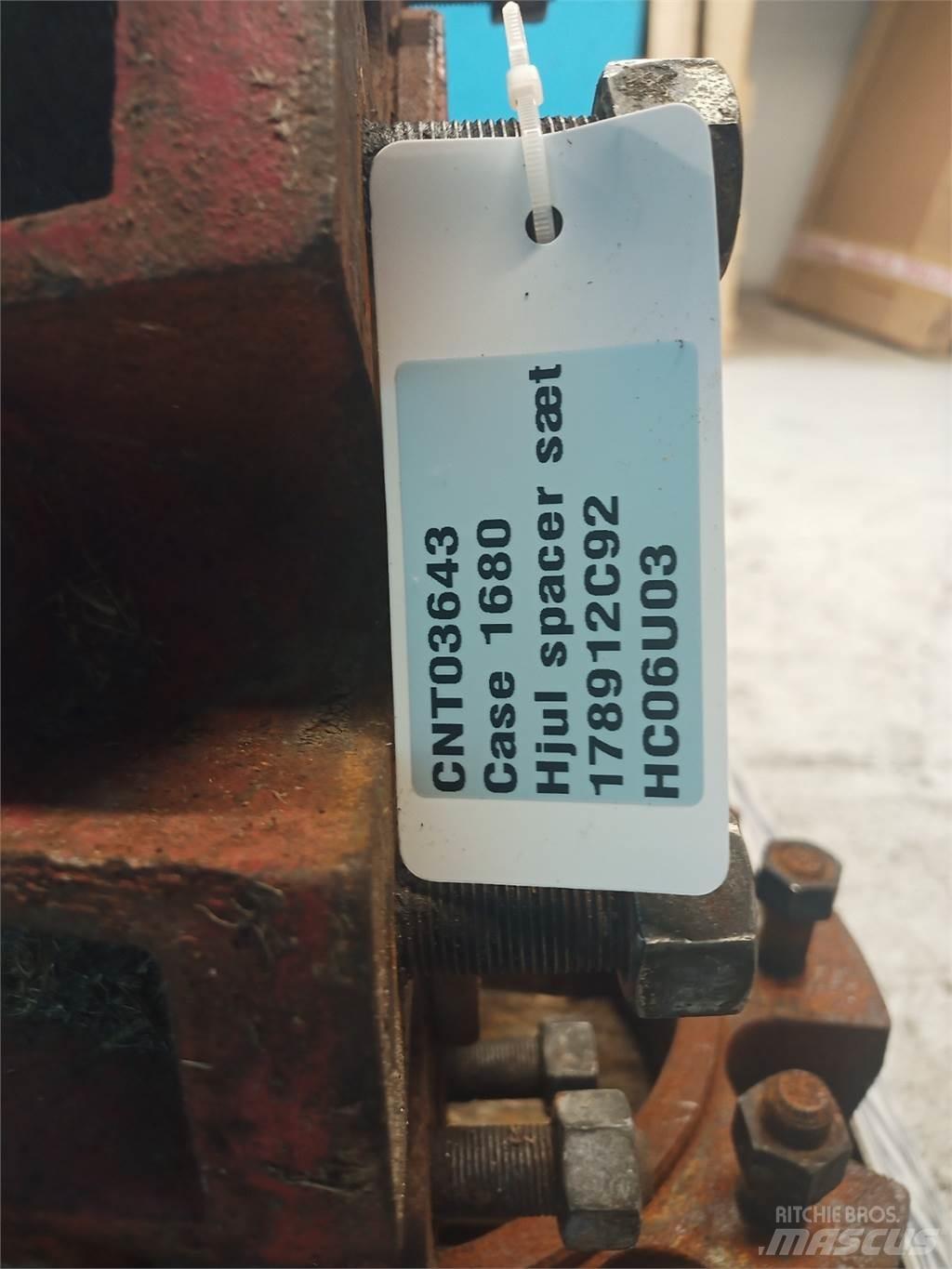 Case IH 1680 Combine harvester accessories