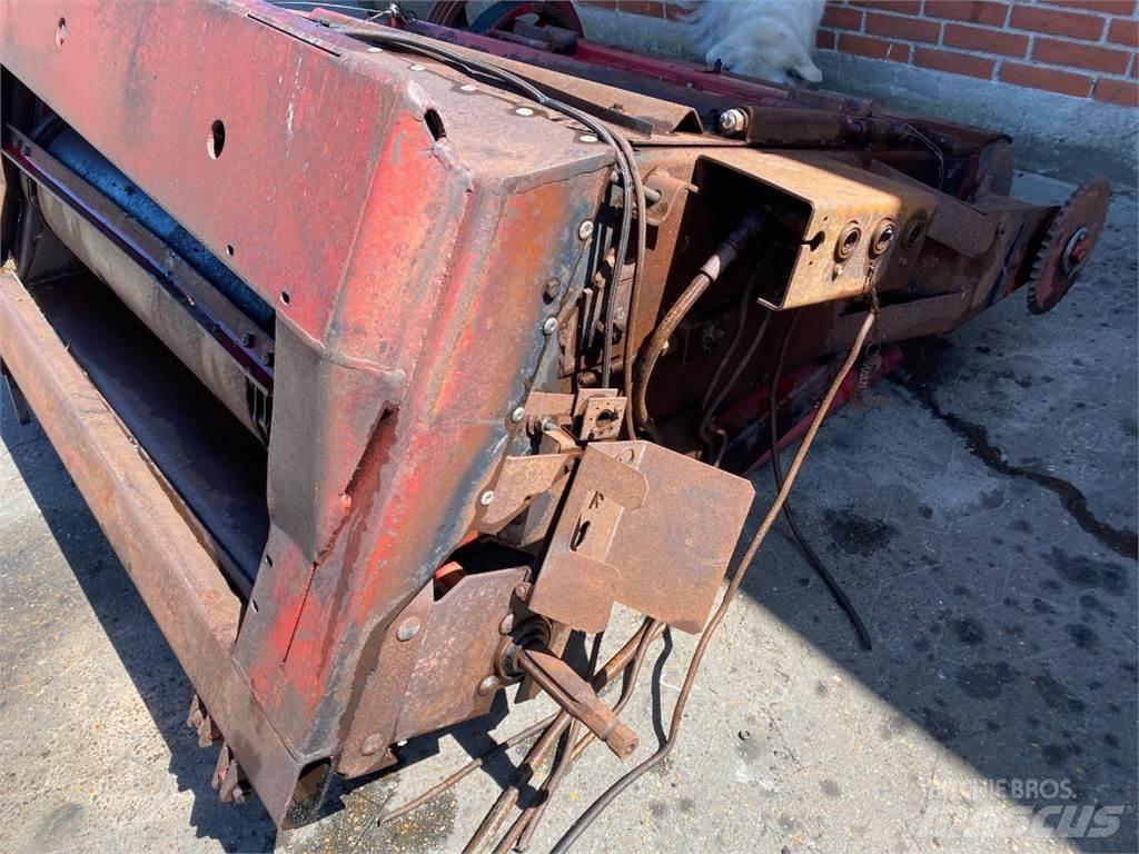 Case IH 1680 Combine harvester accessories