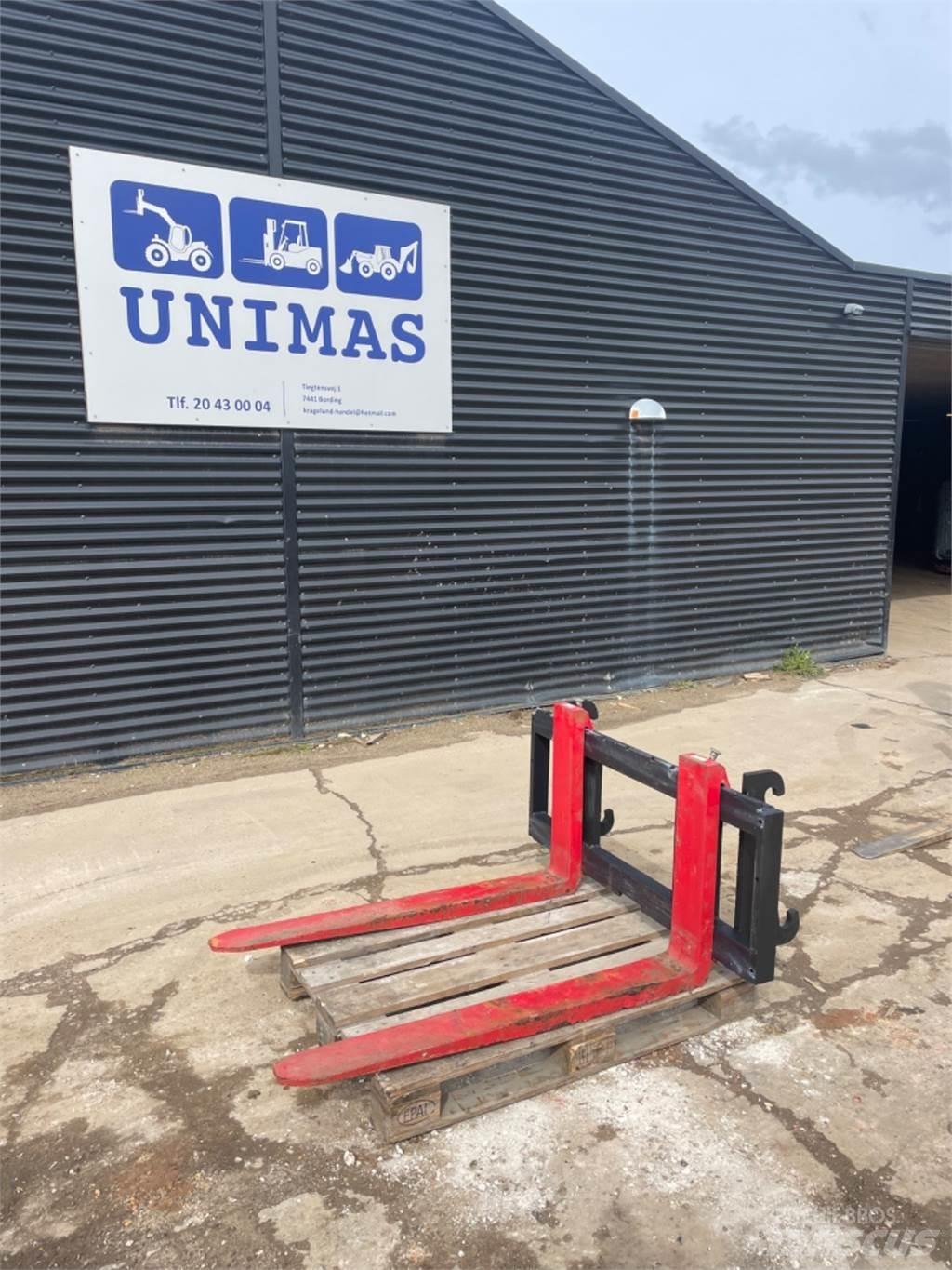 Hydrema 5000kg Forks