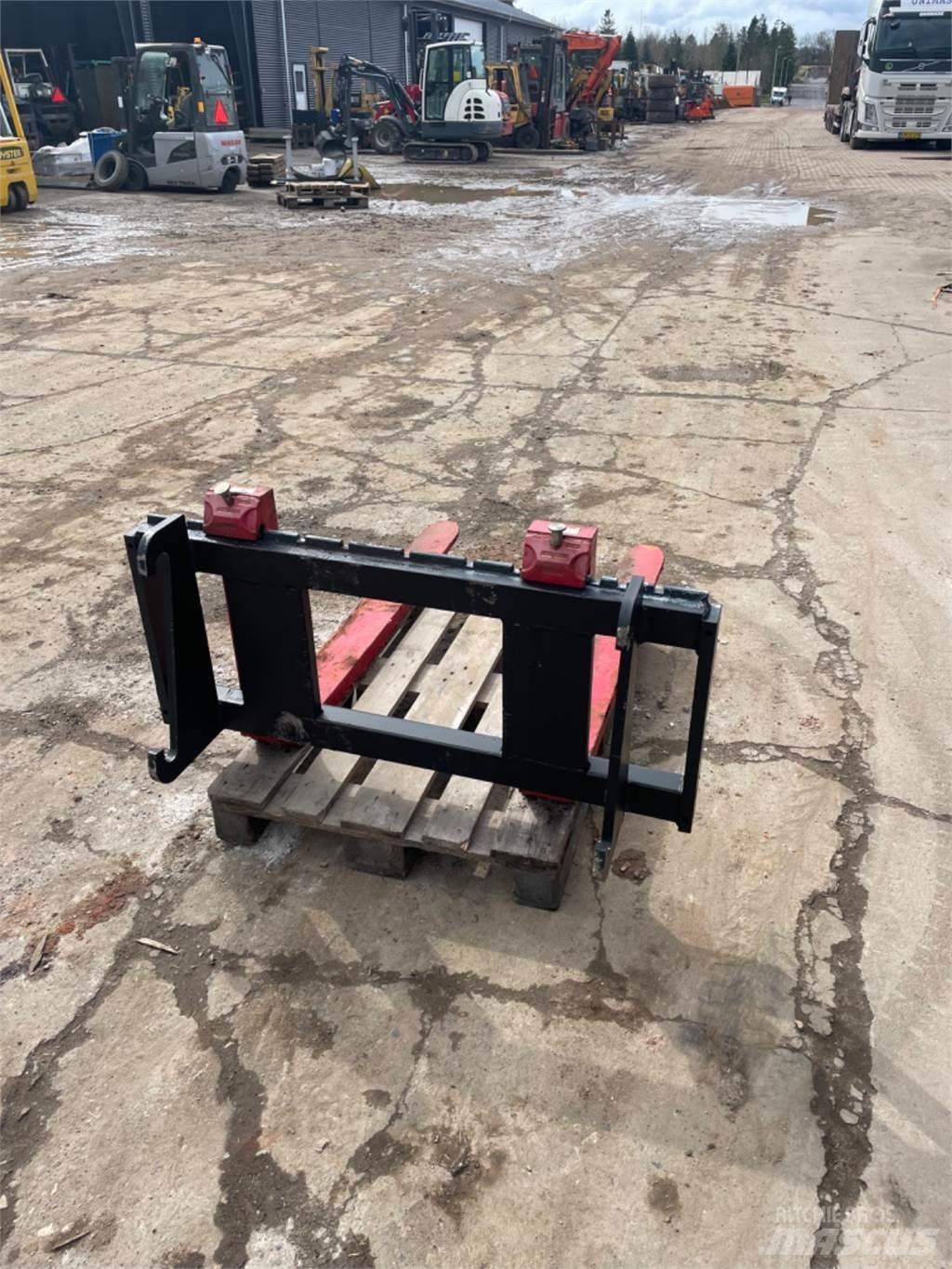 Hydrema 5000kg Forks
