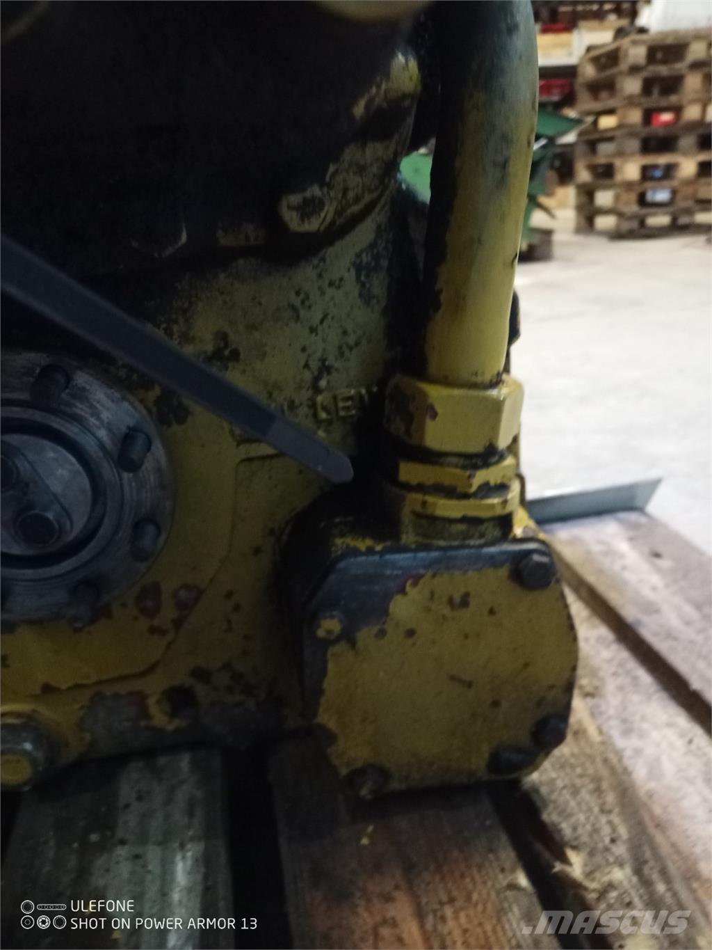 Hydrema 906A Transmission
