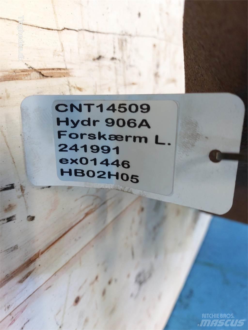 Hydrema 906A Screening buckets