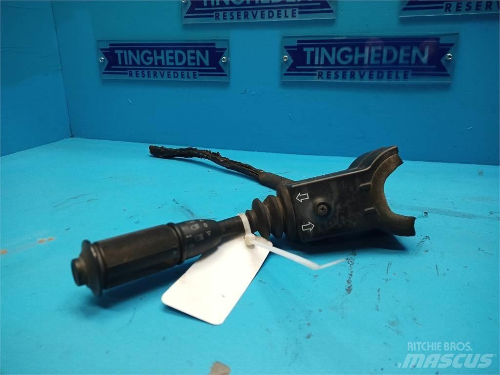 Hydrema 906B Electronics