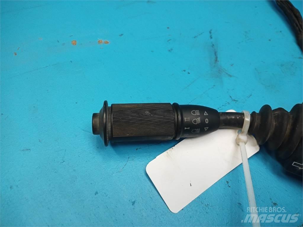 Hydrema 906B Electronics
