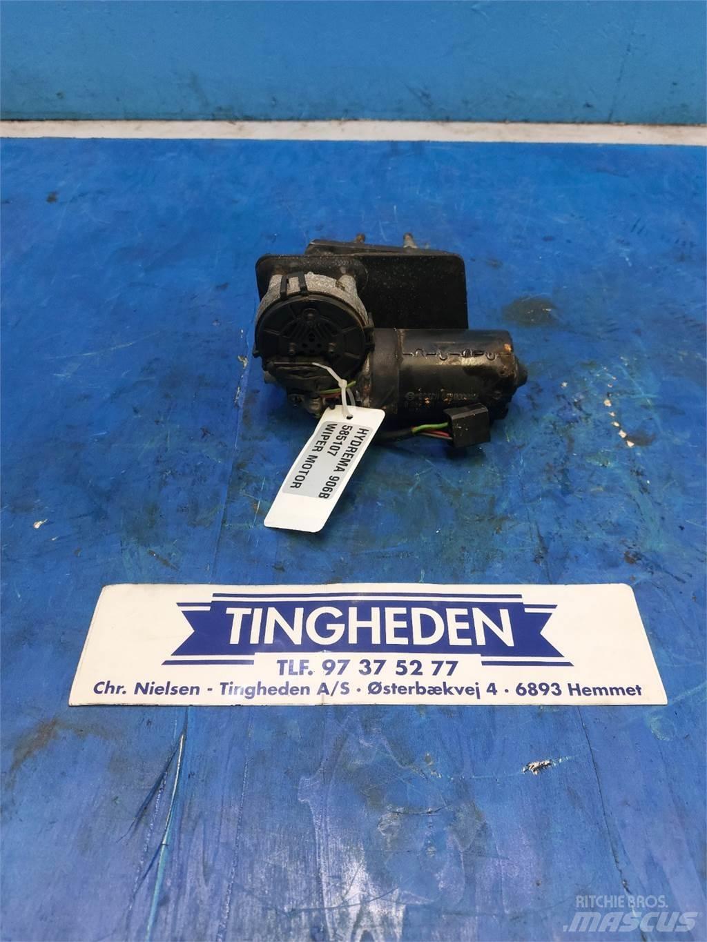 Hydrema 906B Electronics