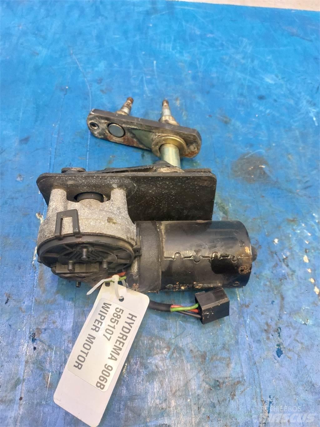 Hydrema 906B Electronics