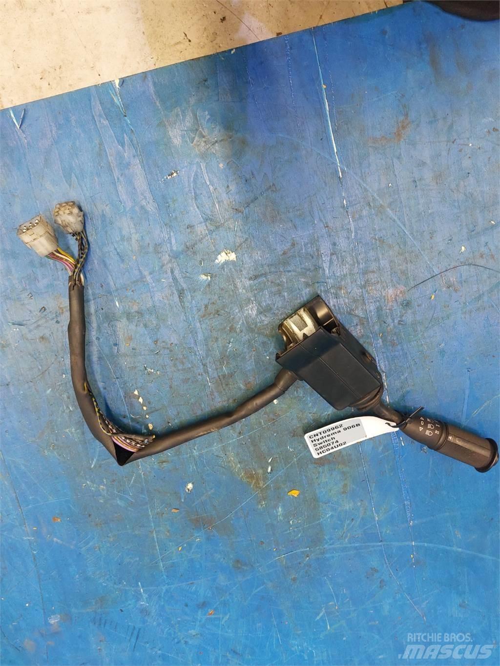 Hydrema 906B Electronics