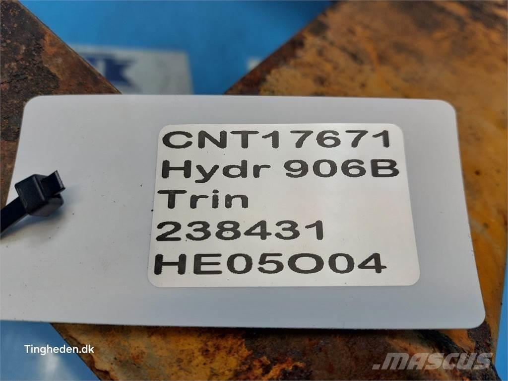 Hydrema 906B Screening buckets