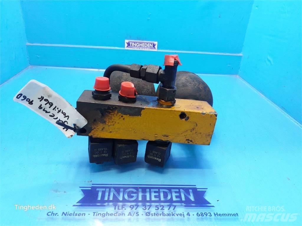 Hydrema 906D Hydraulics