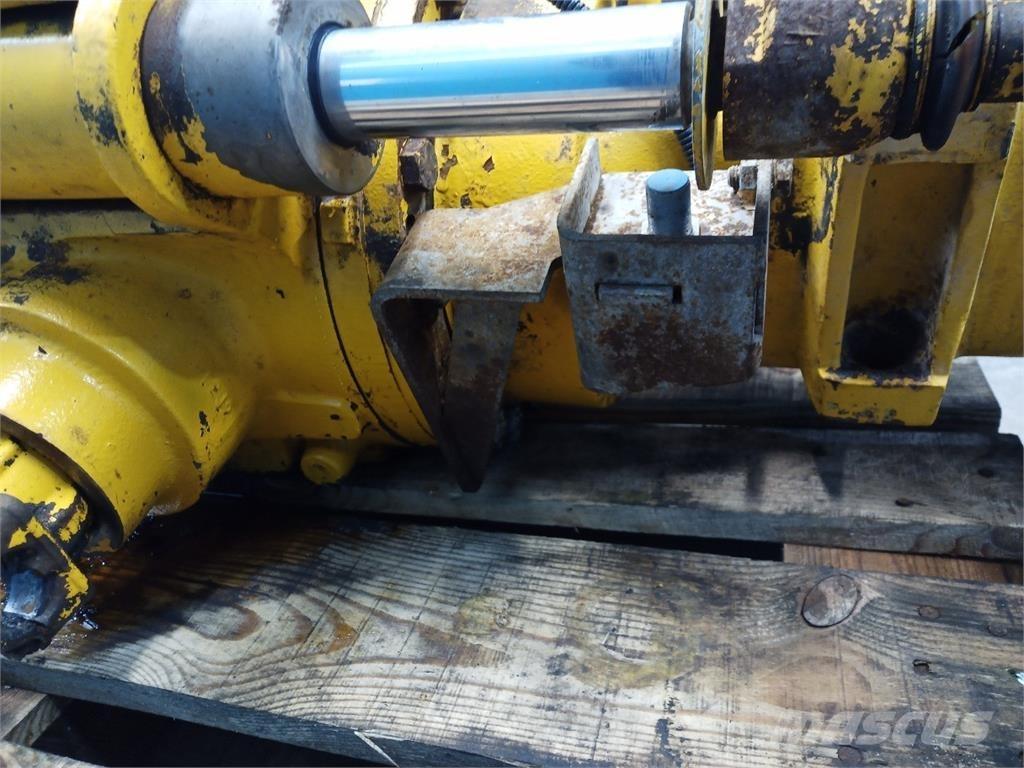 JCB 530 Axles