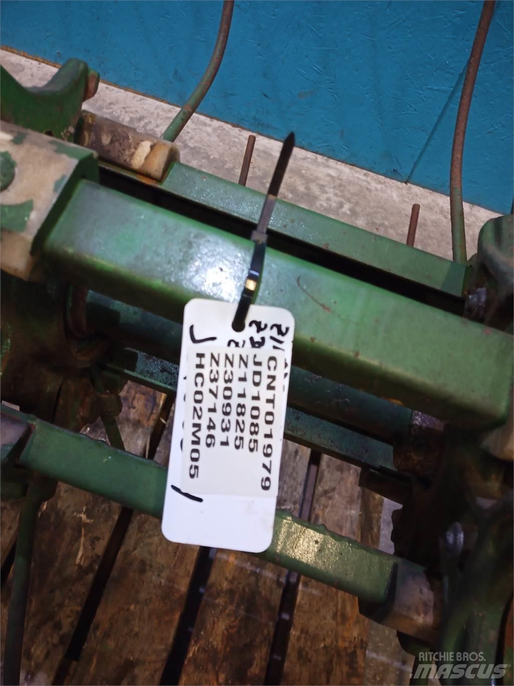 John Deere 1085 Combine harvester accessories