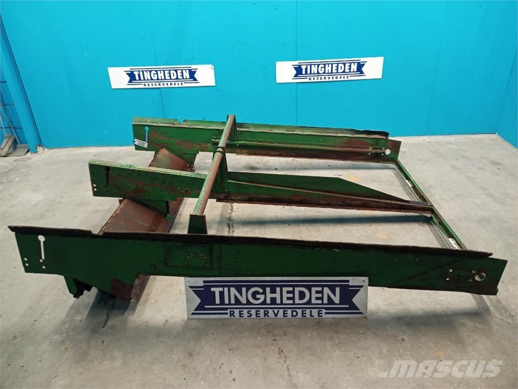 John Deere 1085 Sand and salt spreaders