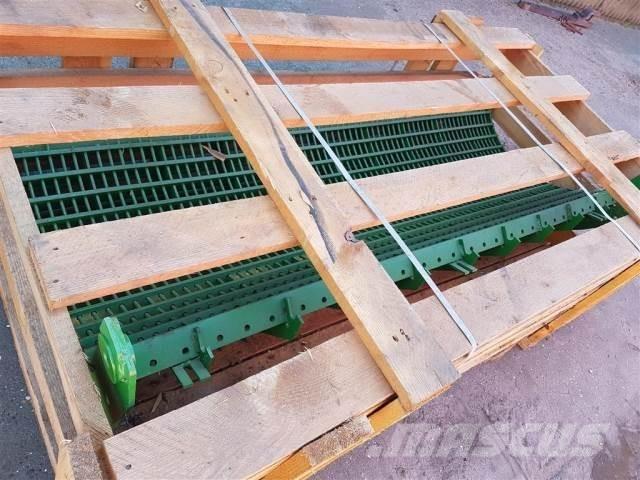 John Deere T670 Combine harvester accessories