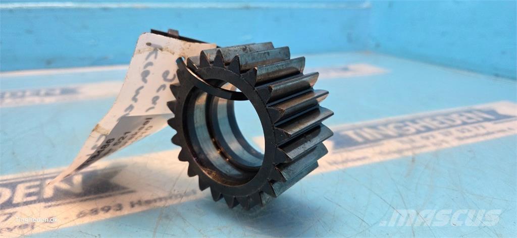 Kramer 521 Axles
