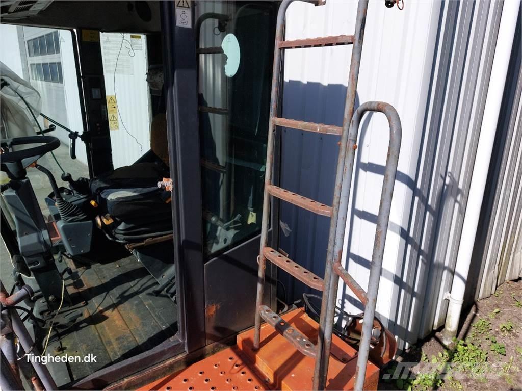 Laverda L627 Cabins and interior