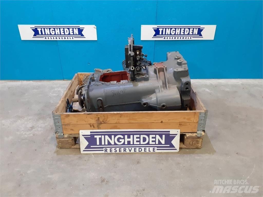 New Holland 7840 Transmission