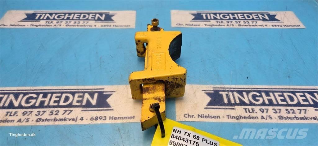 New Holland TX68 Sand and salt spreaders