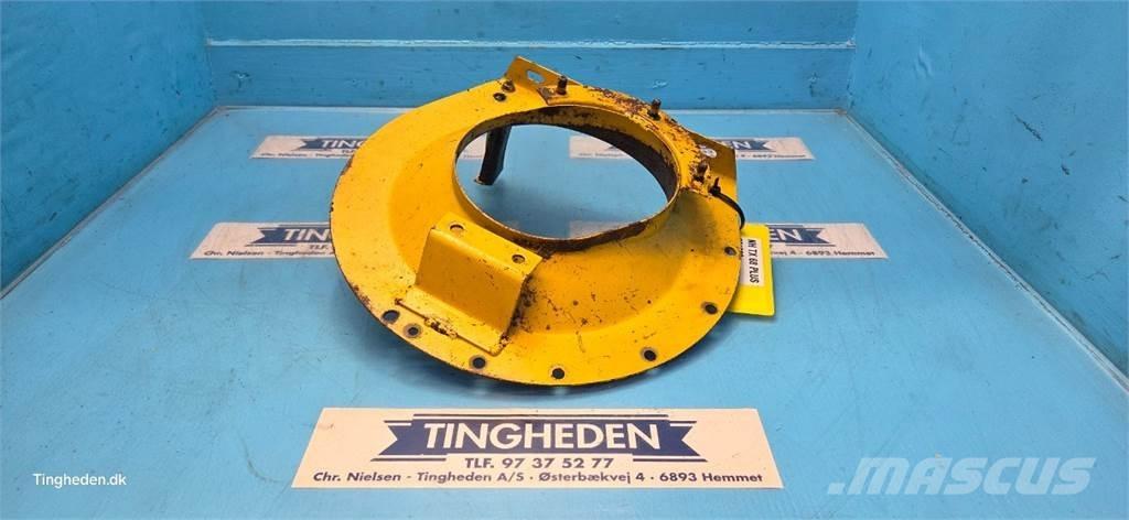 New Holland TX68 Sand and salt spreaders