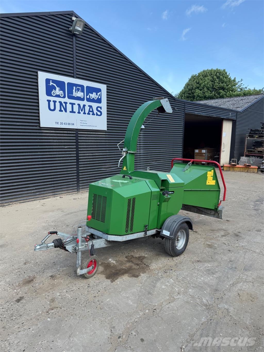 NHS 150 Wood chippers