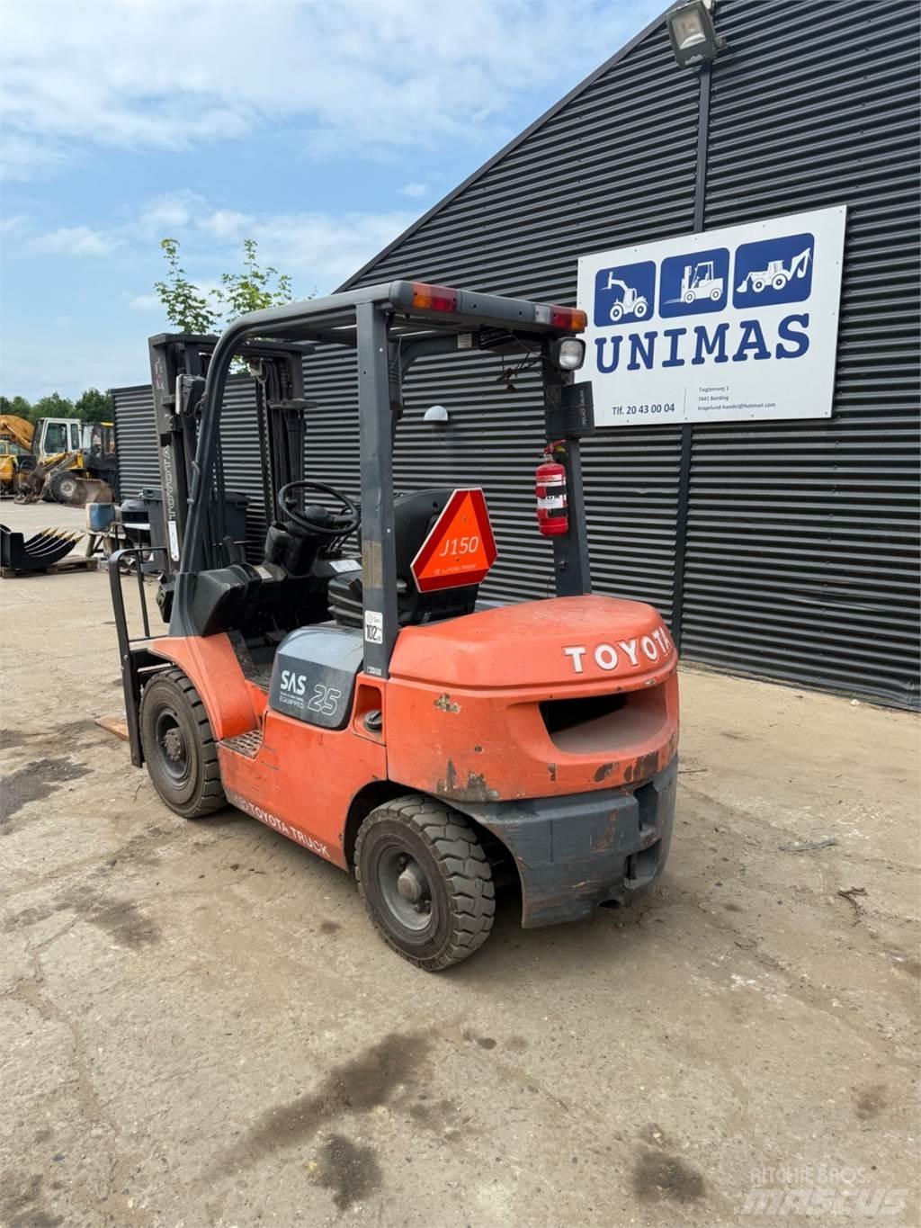 Toyota FD25 Diesel trucks