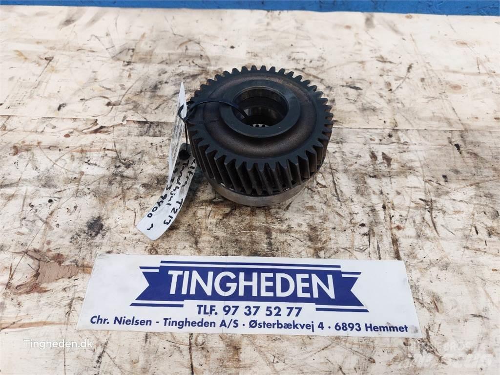 Valtra T213 Transmission