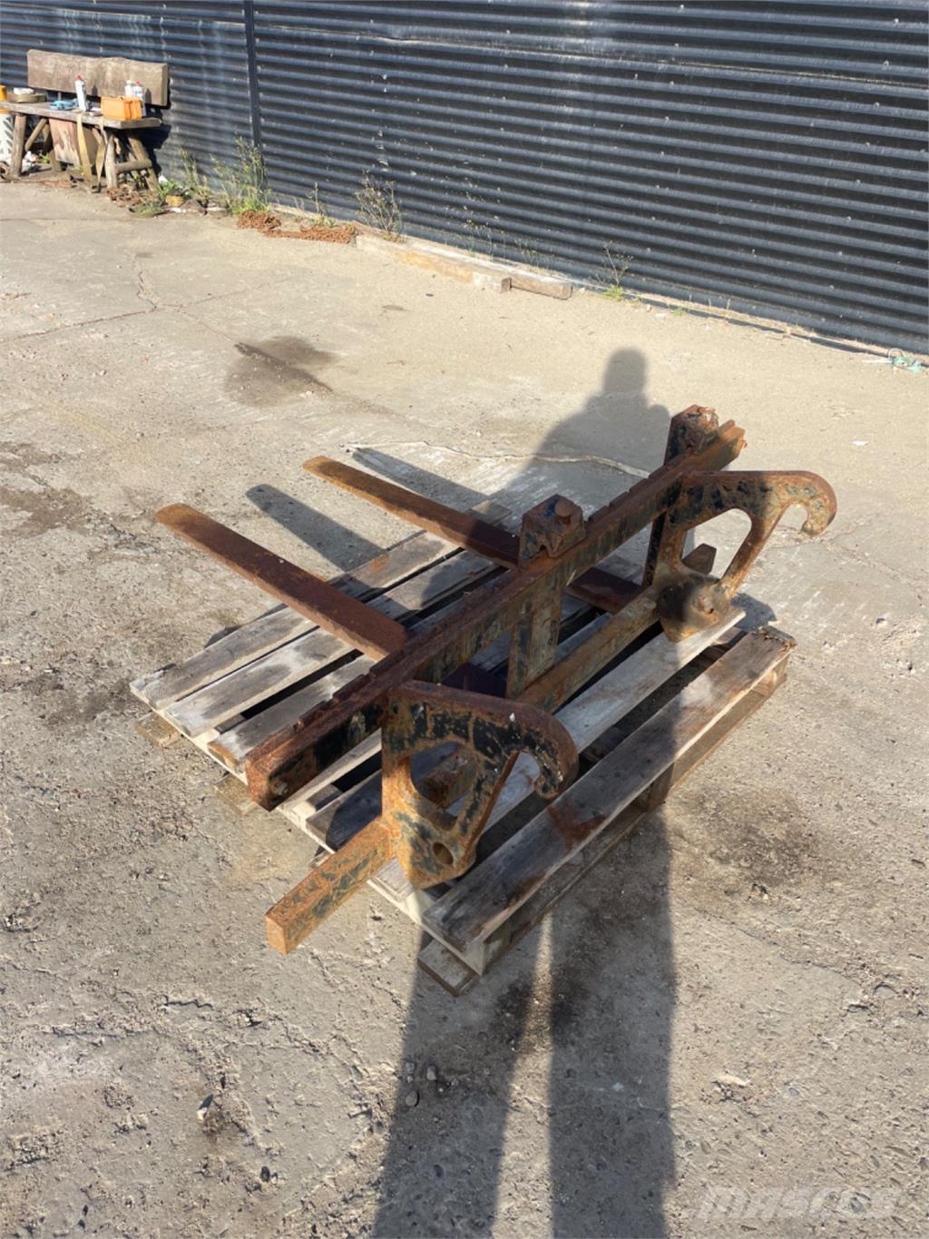 Volvo L30 Forks