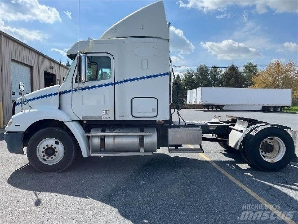Freightliner CL112 Tractor Units