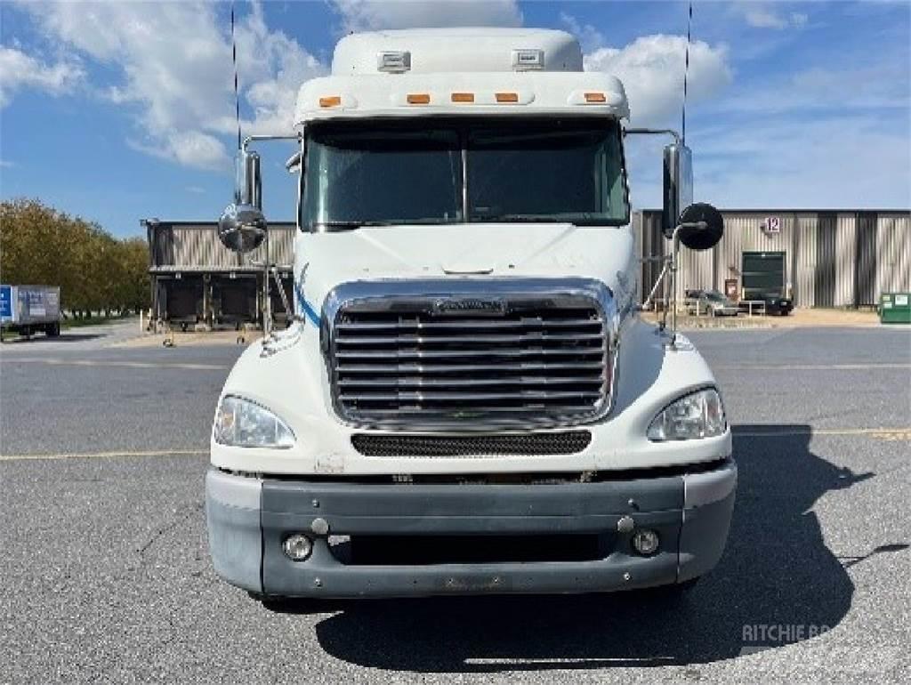 Freightliner CL112 Tractor Units
