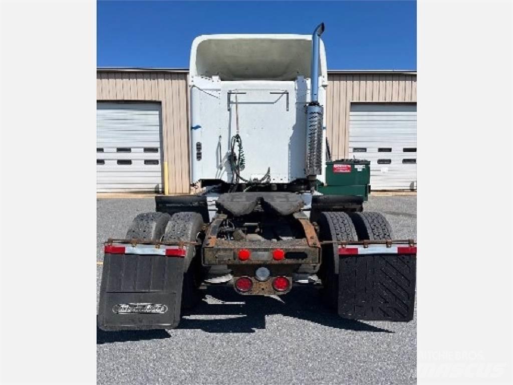 Freightliner CL112G Tractor Units