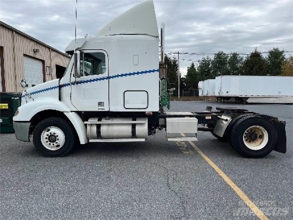 Freightliner CL112G Tractor Units