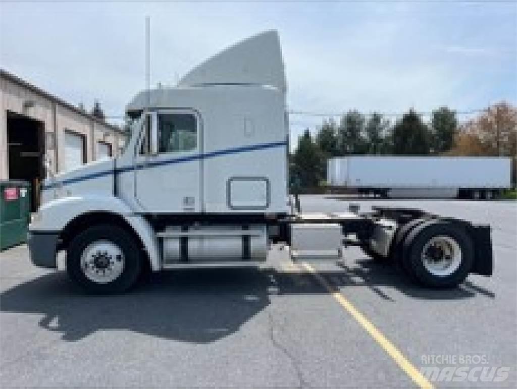 Freightliner CL112G Tractor Units