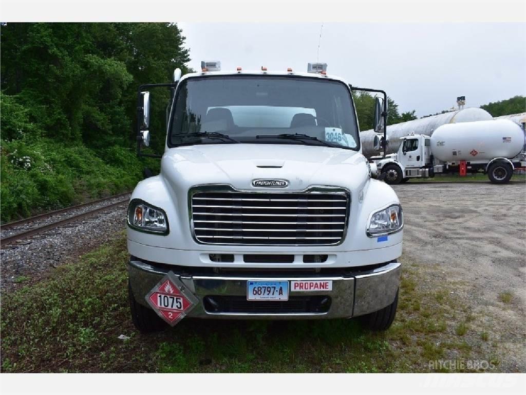 Freightliner M2-106 Other trucks
