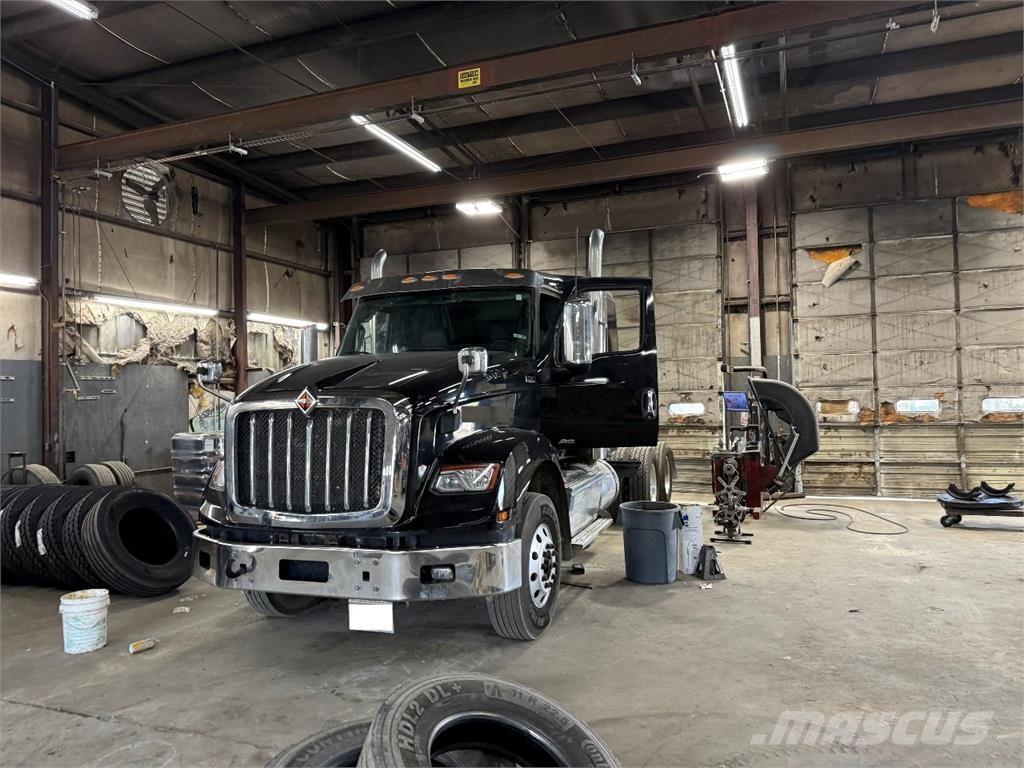 International HX620 Tractor Units