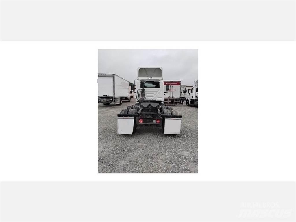 International LT Tractor Units