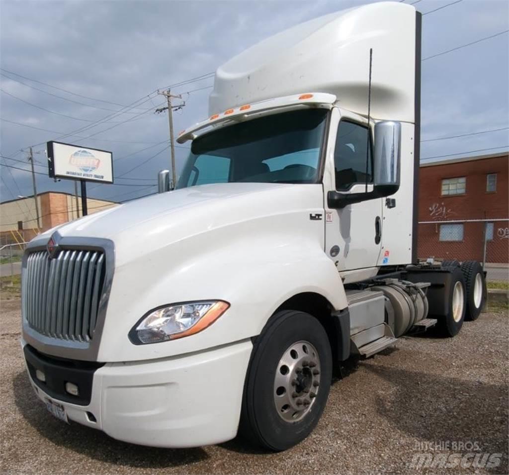 International LT Tractor Units