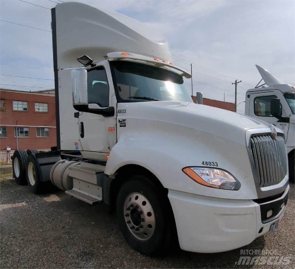 International LT Tractor Units
