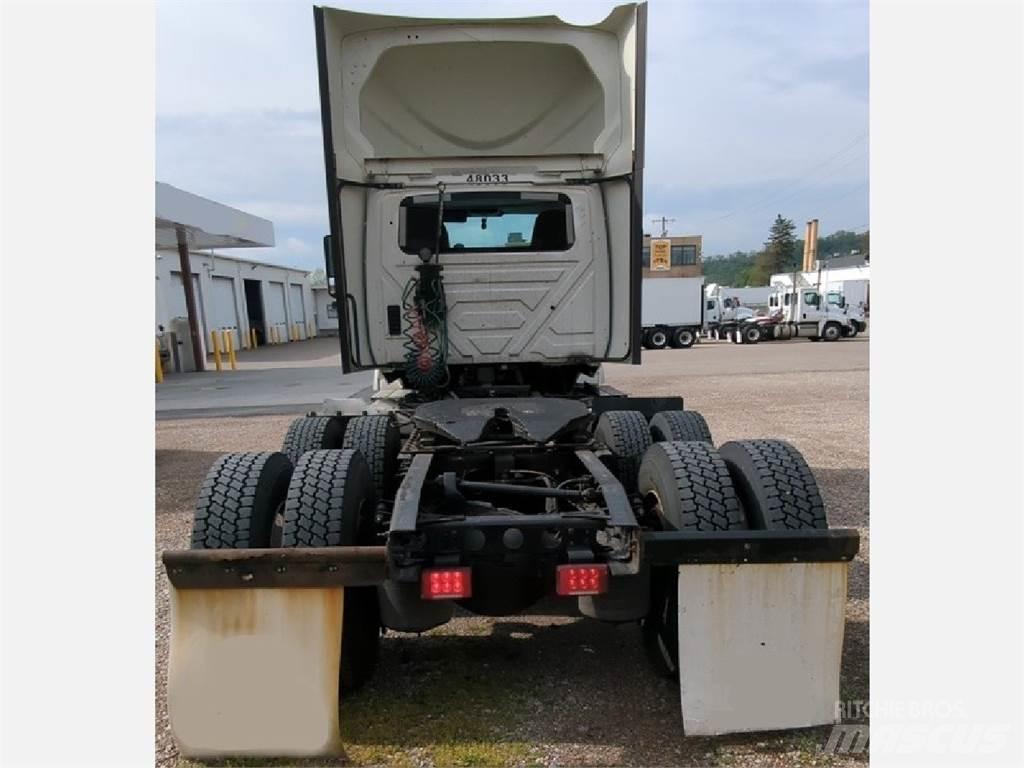 International LT Tractor Units